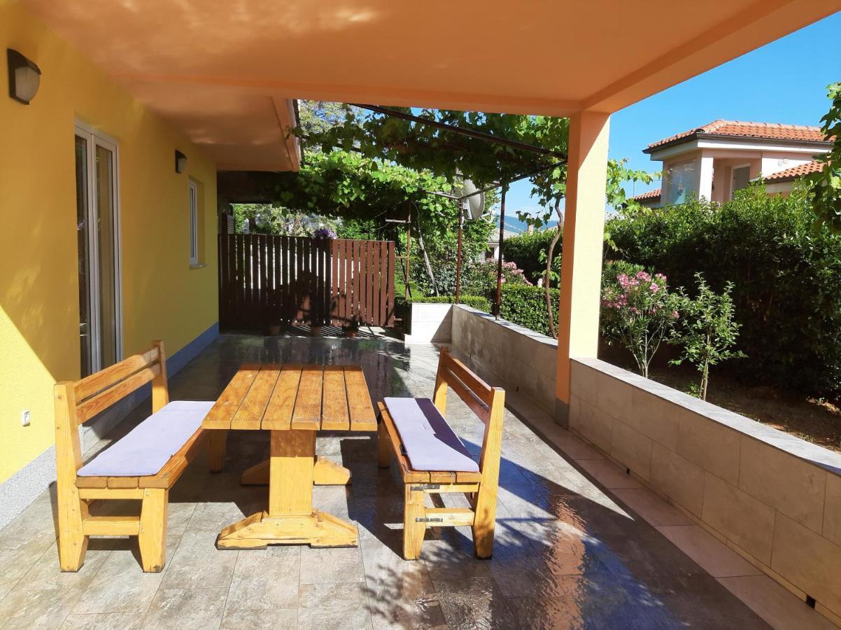 Cozy Apartments With Sea View Novi Vinodolski Dış mekan fotoğraf
