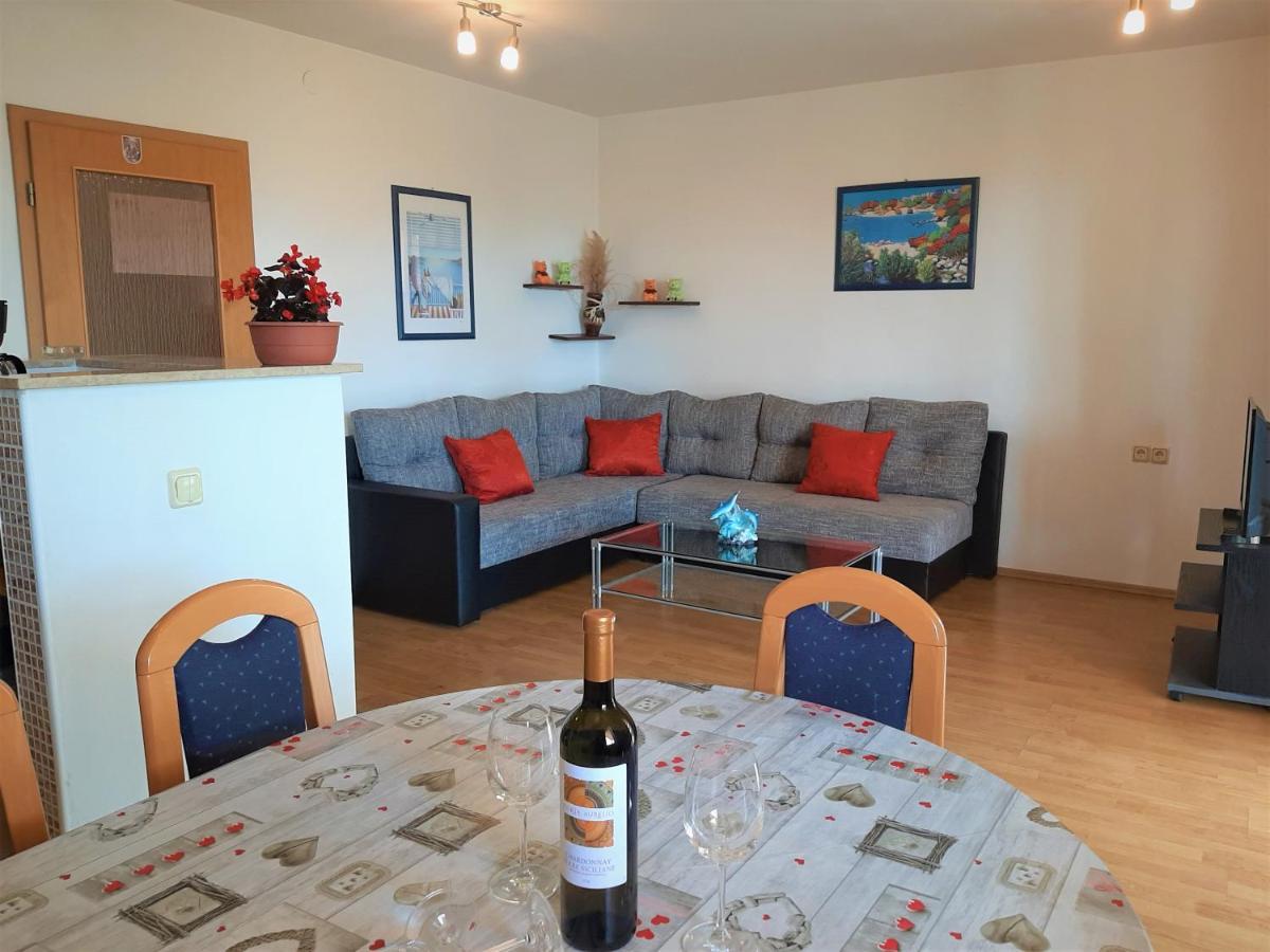 Cozy Apartments With Sea View Novi Vinodolski Dış mekan fotoğraf